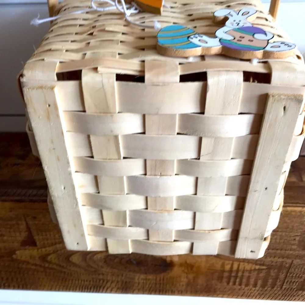 N/A beautiful basket